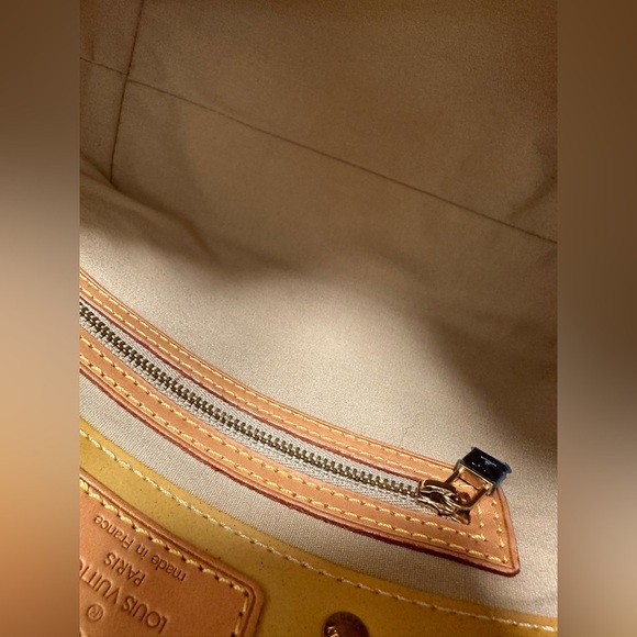 Small Vernis Lv bag - Picture 7 of 9